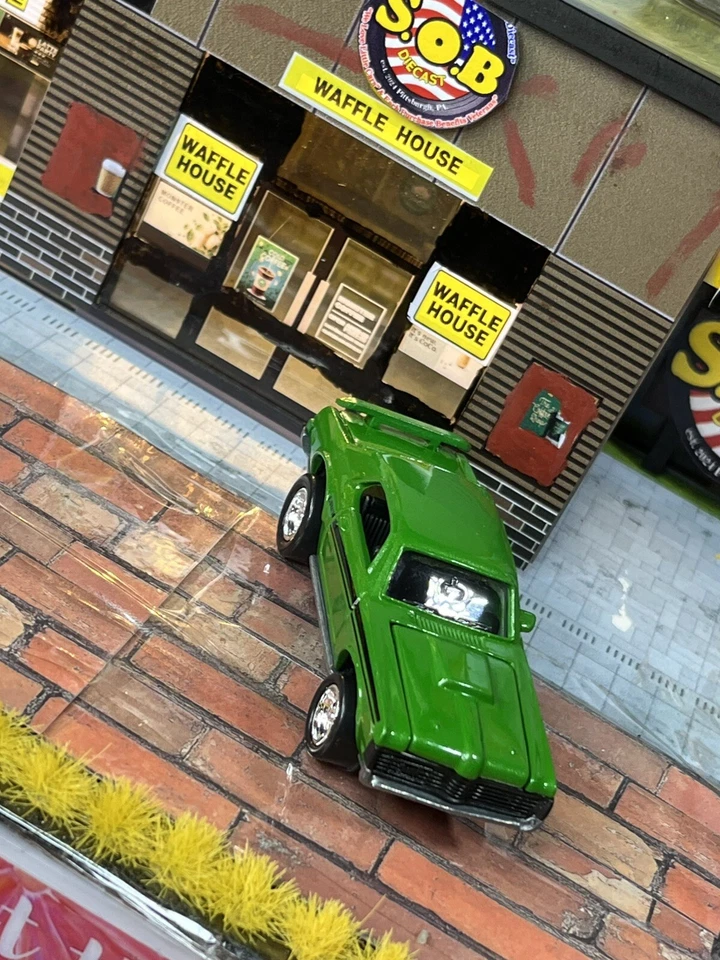 Johnny Lightning 1969 Mercury Cougar Eliminator 1:64 verde fundido a presión usado excelente Foto 4 de 4