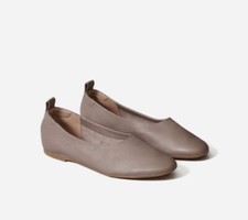 Everlane The Italian Leather Day Glove Flat 5 Taupe