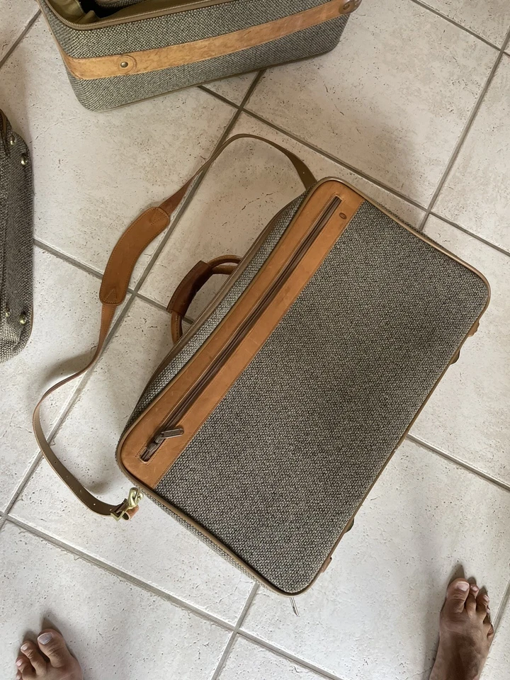 5 Piece,  Vintage Hartmann Tweed Leather Luggage Set Excellent Original Owner - Image 4 of 4