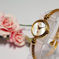 GUCCI 2700L Bangle Watch - Quartz, Shell Dial, Gold, Women's