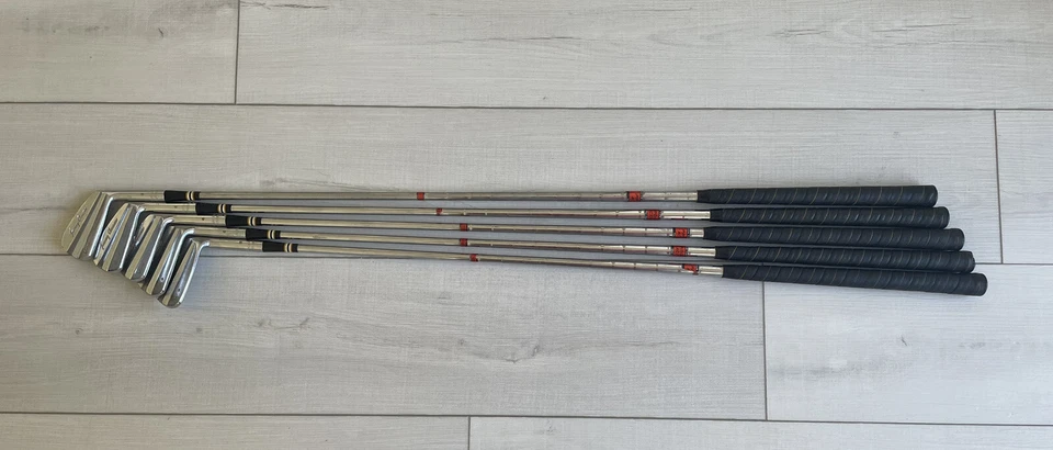 MacGregor Tommy Armour AT2 VFQ Iron Lot Medium Firm Right Hand 3 5 6 7 8 - Image 3 of 4