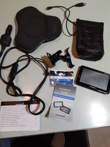 Garmin Nuvi Kit Power and Data Cable, Mount, Weighted Dash Pad and Padded Case