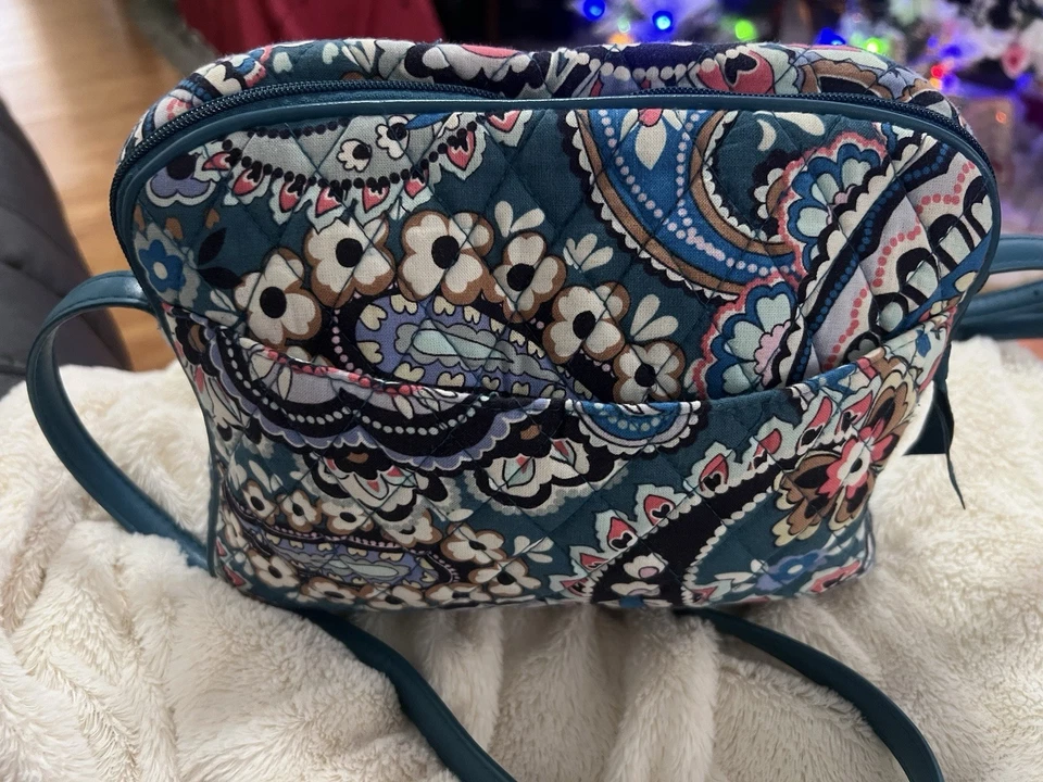 Vera Bradley Blue Floral Hipster Crossbody Bag Quilted Adjustable Strap - Image 4 of 4