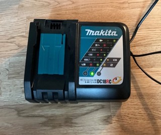 Makita Ladegerät DC18RC Schnellladegerät