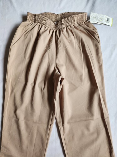NWT Advantge Butter-Soft TAN Scrub Set Uniform V-Neck Top & Pants Size Small - Picture 11 of 18