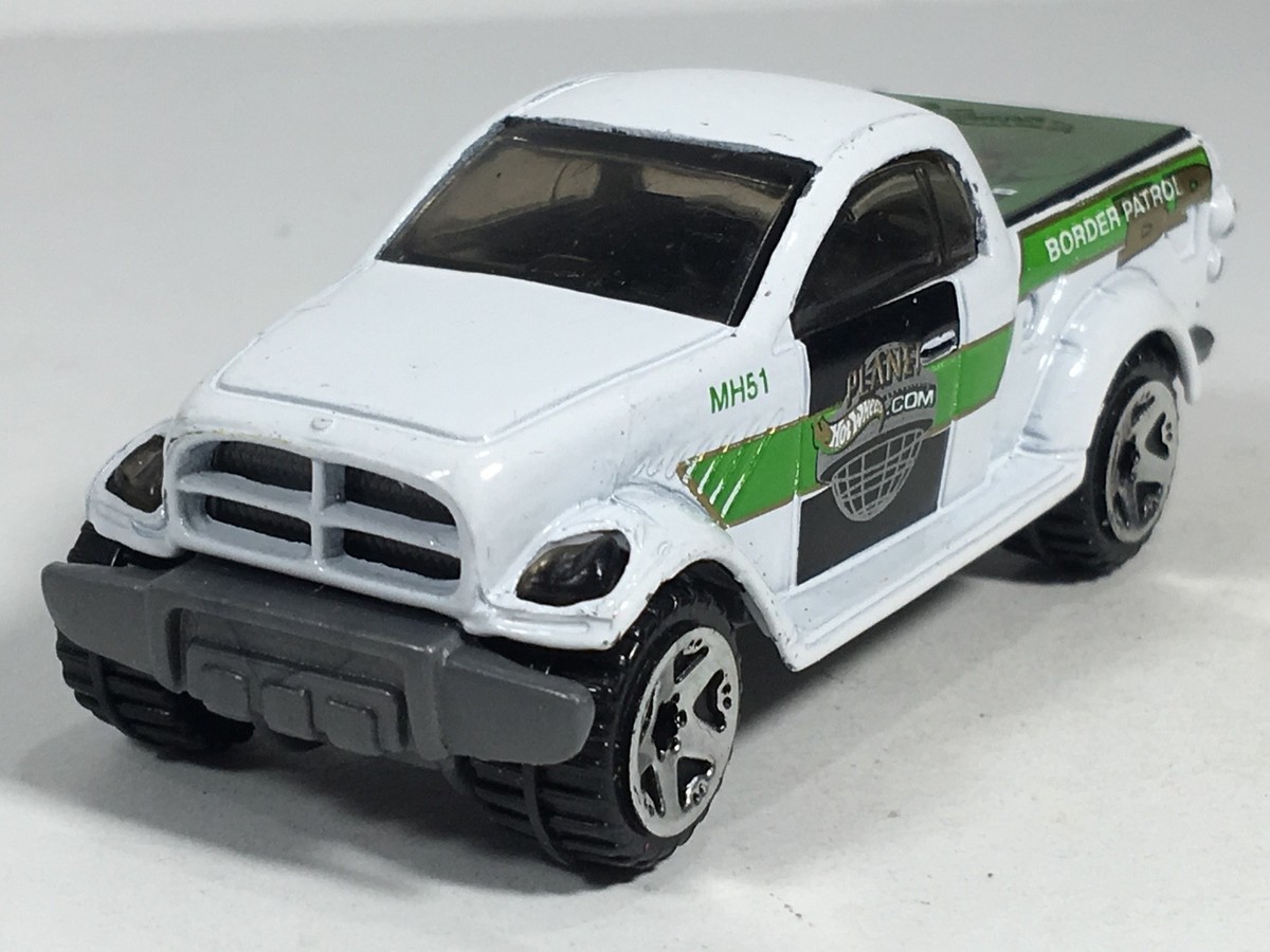 Hot Wheels 2002 Dodge Power Wagon White Planet Border Patrol