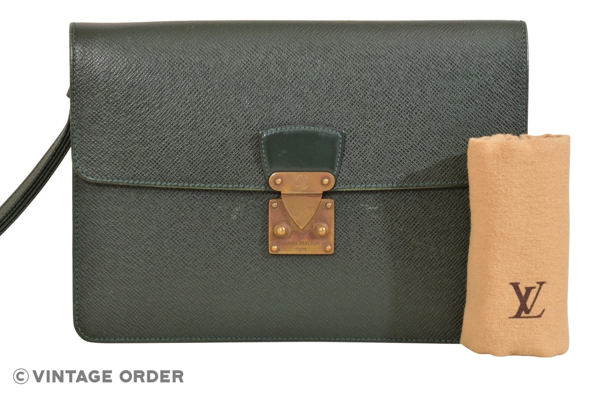 LOUIS VUITTON Pochette Clutch Bag Green Taiga Leather