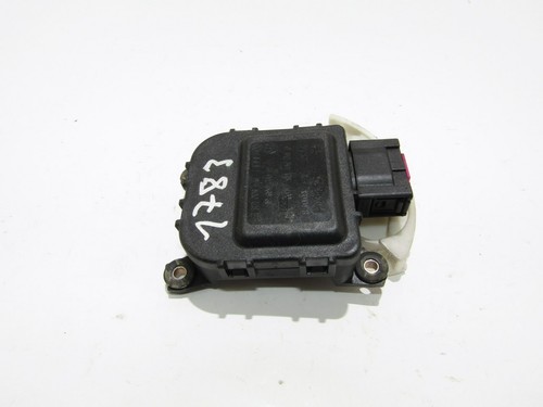VW PASSAT B5+ 2003 Stellmotor Klima Heizung heater flap actuator 8D1820511E