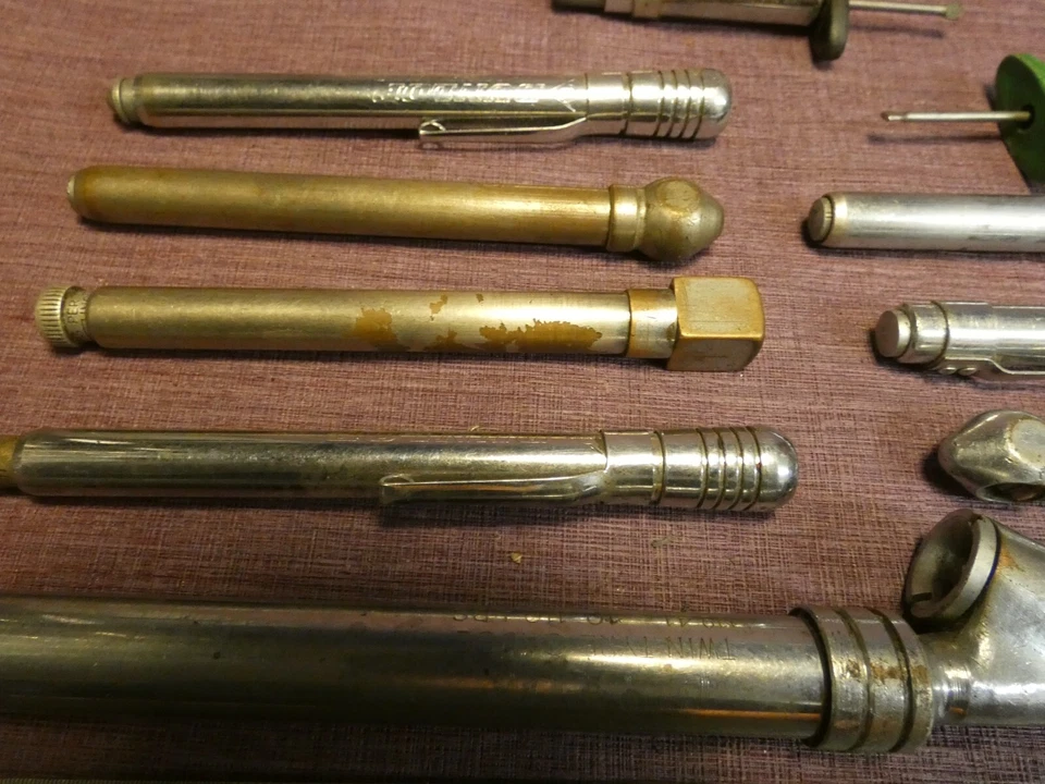 VINTAGE AUTOMOBILIA COLLECTION OF 11 TYRE GUAGES CAR TOOLKIT PCL DUNLOP ETC - Image 2 of 4