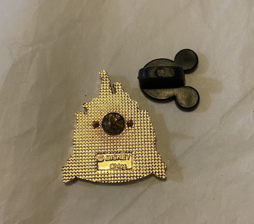 Disney Pin DLR Cast Member 50th Anniversary Castle Pin - Picture 5 of 5