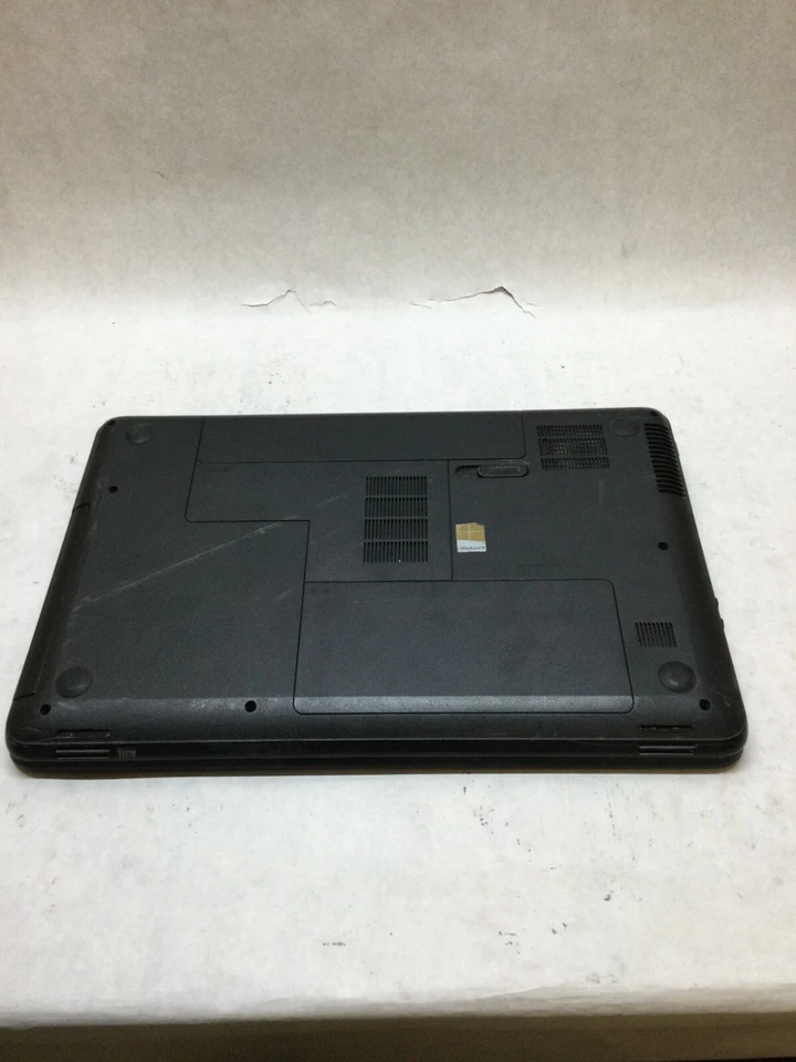 HP 2000 Notebook 15.6" AMD E1-1200 APU w/ Radeon 1.4GHz 2GB RAM NO HDD NO OS -DW - Image 4 of 4