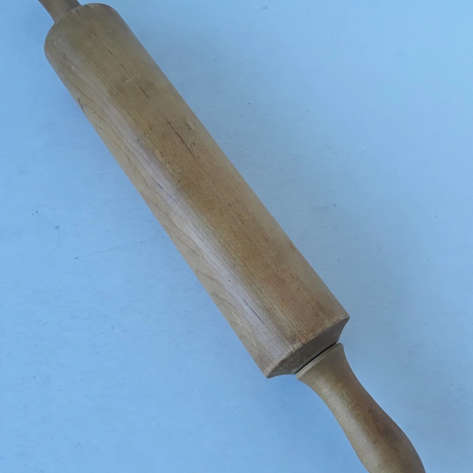 Wooden Rolling Pin 18-Inch Long Kitchen Tool