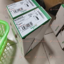 Schneider BMXAMI0810H New in Box 1PC Fast Shipping