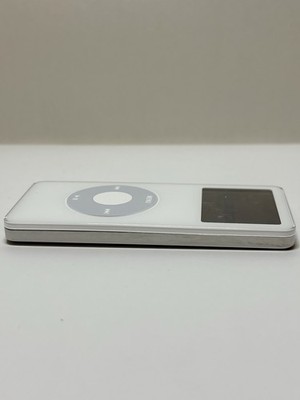 Apple iPod Classic Nano 1st Gen 2GB White A1137 2005 Model with
