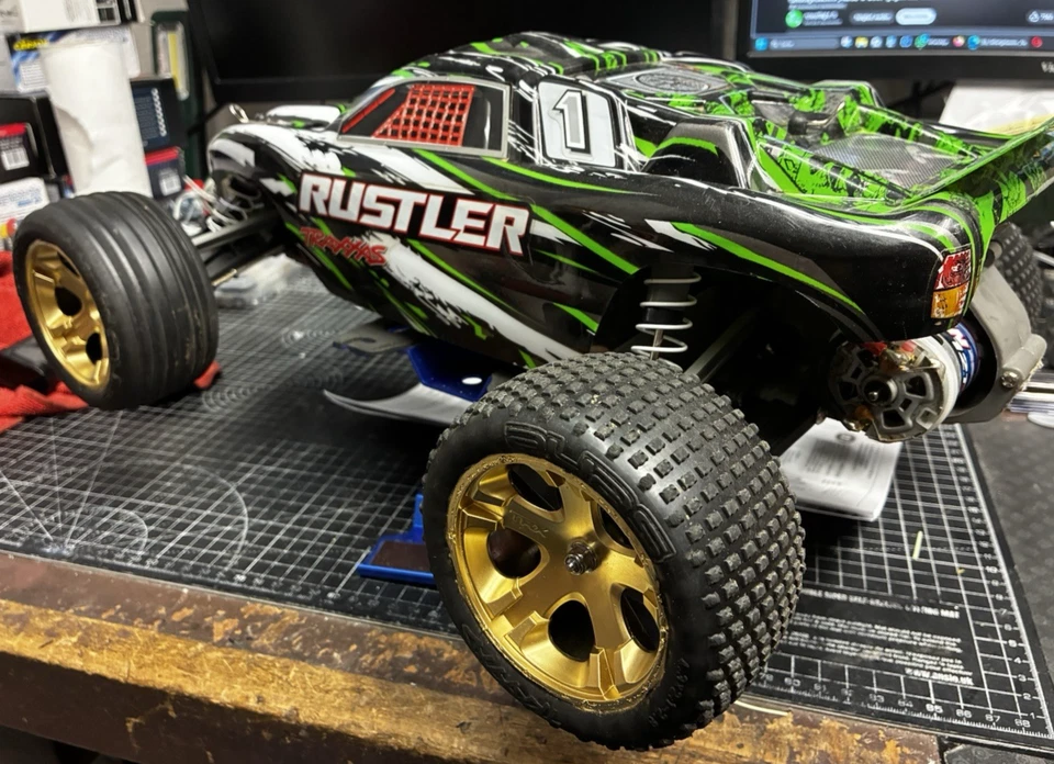 Traxxas Rustler 1:10 2WD Stadium Truck Basher - Bild 4 von 4