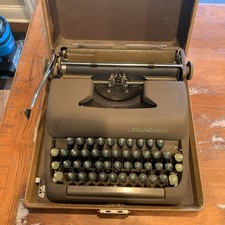 Vintage Smith Corona  Typewriter Portable In Case  thumbnail