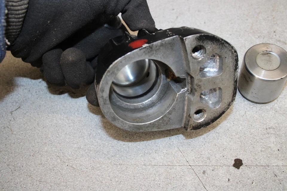 1975 Honda CB750K 750 Four FRONT BRAKE CALIPER X14-1056.ABS - Изображение 4 из 4