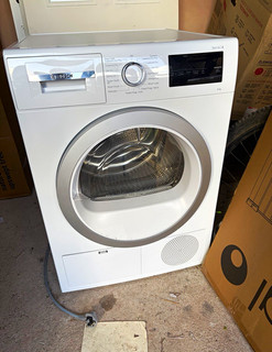 Bosch Serie 4 8kg White Heat Pump Front Loading Tumble Dryer