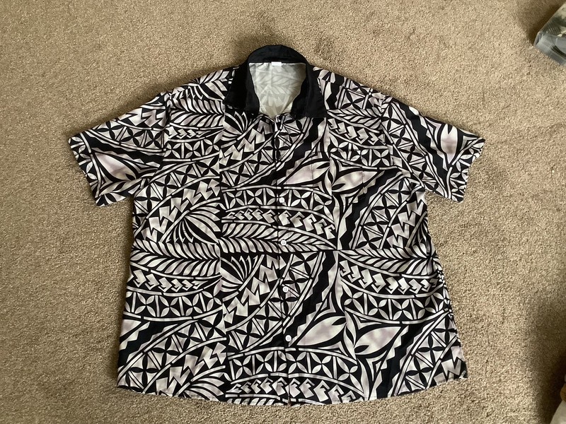  Hawaiian Style  Casual Button Up Shirt. Men's - Size 2X