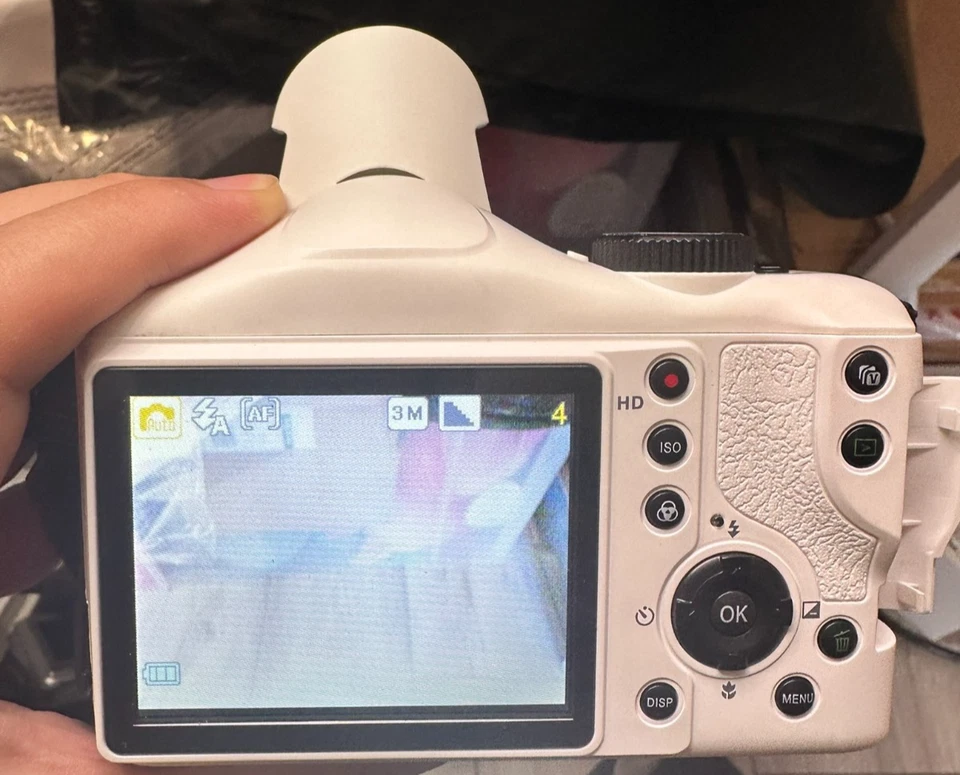 Polaroid IE4038 Bridge Camera 18MP, 40x Optical Zoom White  Original Box  Used - Image 4 of 4