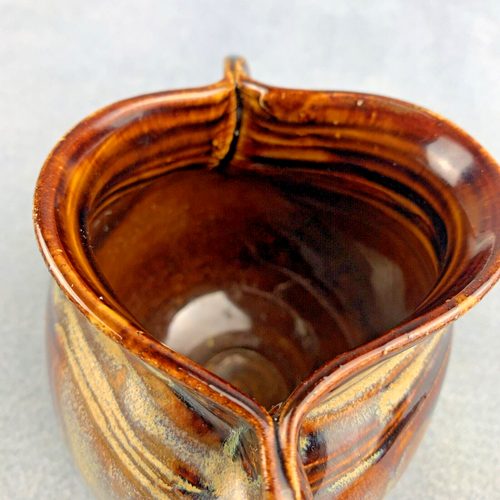 Pieza de arte marrón de cerámica de estudio de arte corazón boca? Firmado PY 4.5" Alto 5" Ancho - Imagen 9 de 9