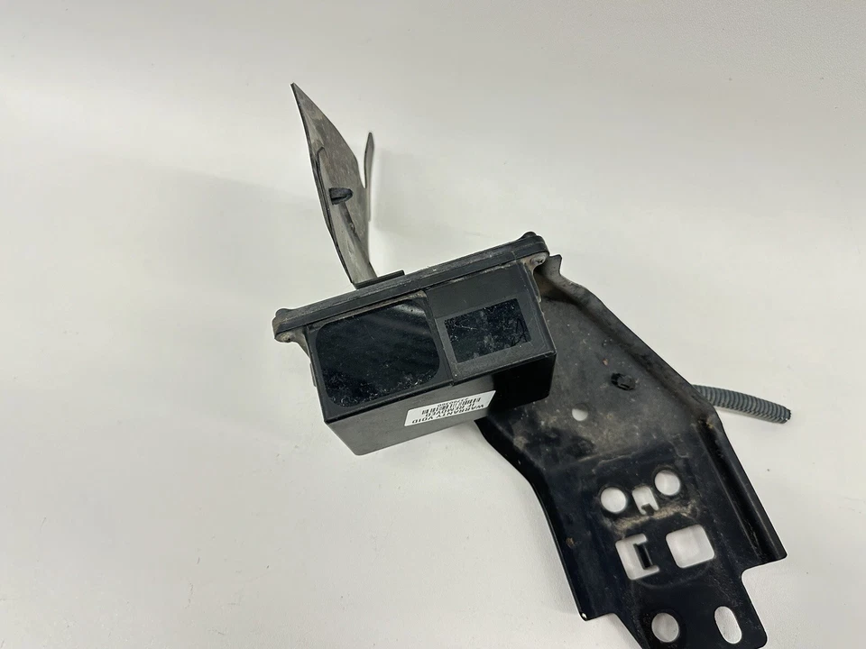 Sensor de distancia de control de crucero radar láser Toyota Sienna 2006-2010 88210-45020 Foto 2 de 4