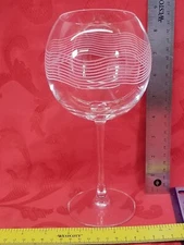 Mikasa Cheers Balloon Wine Glasses 24.5 oz Goblets horizontal waves lines