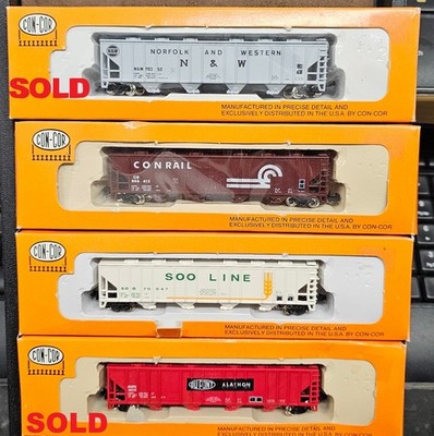 N Scale - Con-Cor/ROCO - 1733&4 - Cov Hopper, 4-Bay, Ribside - CR,SOO