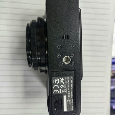 FUJIFILM Fuji X100S Digital Camera 16.3MP 3x Optical Zoom Date