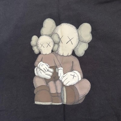 Uniqlo KAWS Sweatshirt XL Good Condition