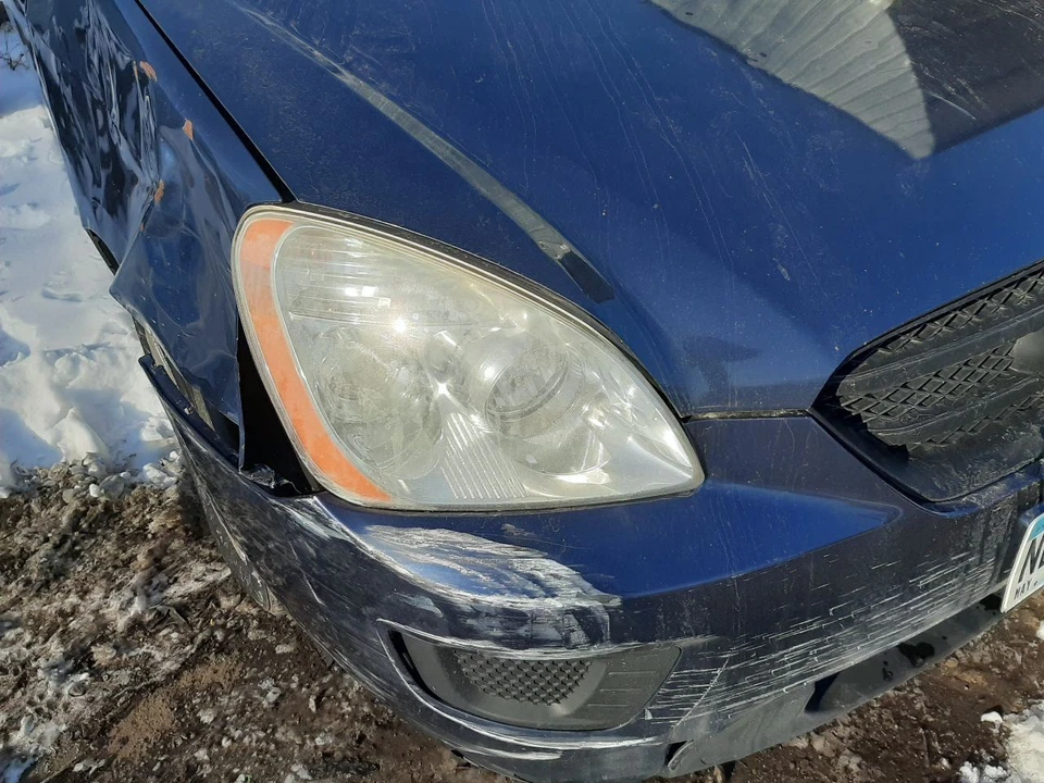 Puerta de llenado de combustible Rondo 2008 895485 Foto 4 de 4