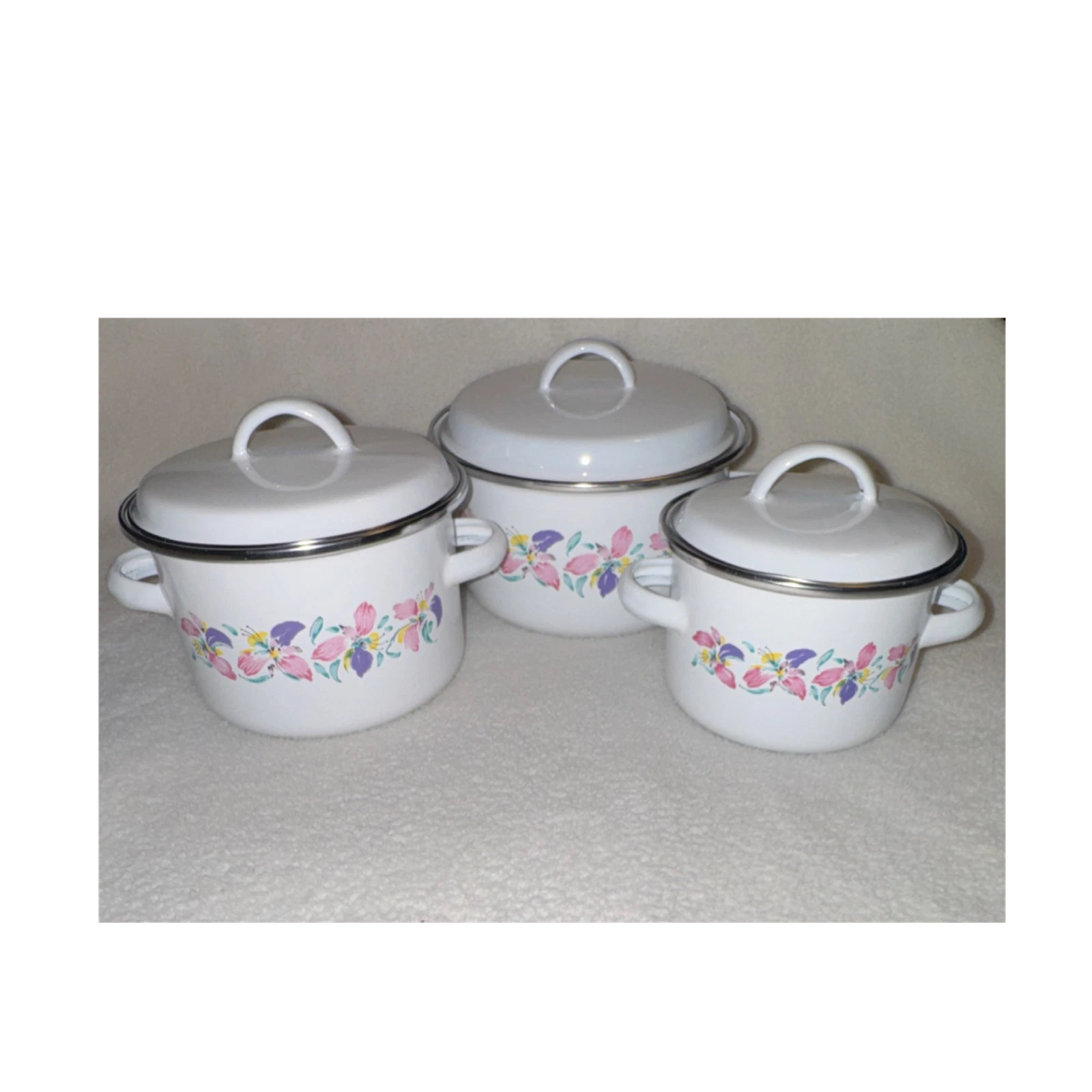 VTG Floral Enamel Nesting Cookware 3 Pots With Lids 6 Pieces 1980s White Pastel