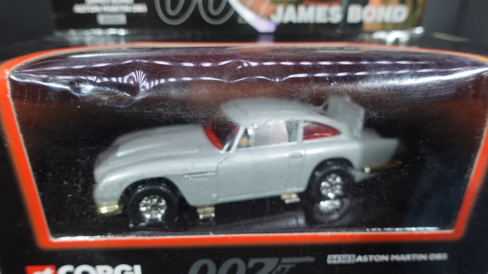 Corgi James Bond 007 Aston Martin DBS - Image 2 of 4