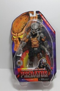 PREDATOR Ultimate Alien Hunter CRACKED TUSK Figurine 19Cm Neca
