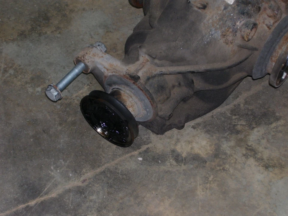 BMW 528i 2000 - Diferencial trasero engranaje/caja portadora conjunto E39 transmisión automática Foto 4 de 4