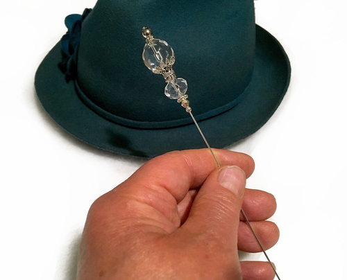 Stunning HATPIN with CLEAR Faceted CRYSTALS - 8" Long in Silver Finish Setting - Picture 2 of 10
