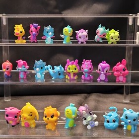 LOT OF 22 HATCHIMALS COLLEGGTIBLES COLLECTIBLES CUTE MINIATURE SERIES FIGURES