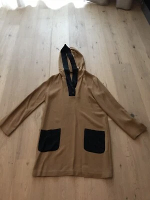 Comme neuve robe Avec Capuche Camel marque Italienne Ki - Photo 1/4