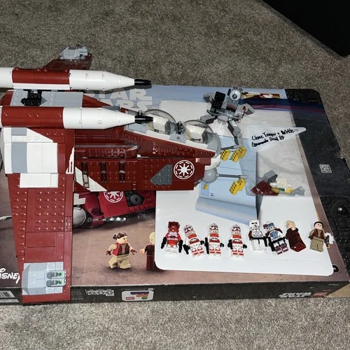 LEGO Star Wars: Coruscant Guard Gunship (75354) and Clone Trooper Commando Lot