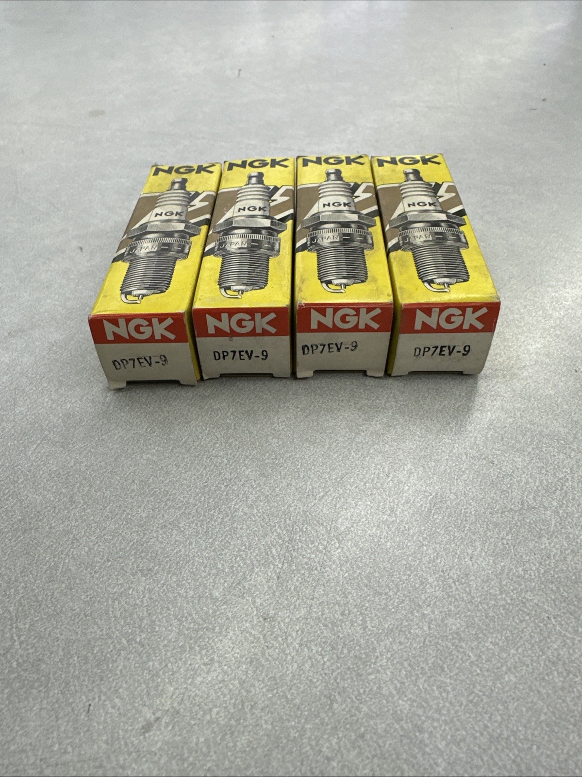 NOS NGK DP7EV-9 SPARK PLUGS 4 PACK