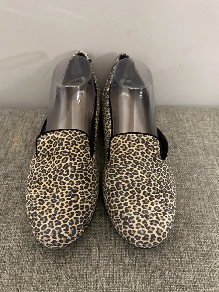 Zapatos planos sin cordones con estampado de leopardo Clark’s Collection talla 9,5 de ancho Foto 2 de 4