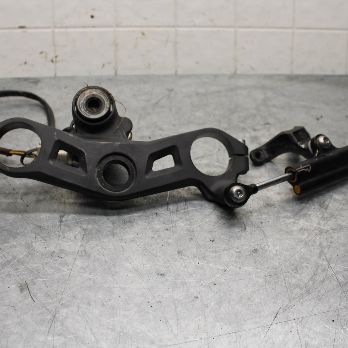 mulkytot様 11-15 KAWASAKI ZX1000R FORKS UPPER TRIPLE TREE CLAMP