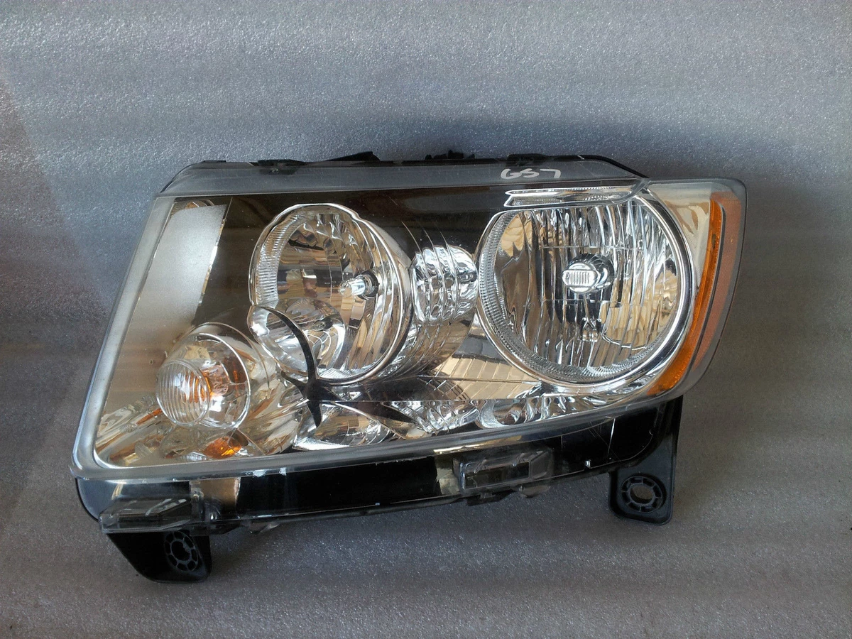 2011-2012 Jeep Grand Cherokee Driver Side Halogen Headlight 