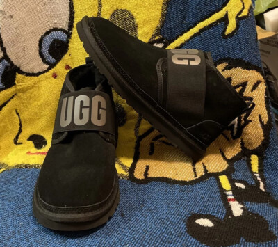 UGG Men s Neumel II Graphic Spell Out Black Suede Ankle Boost 1119392 Sz 10
