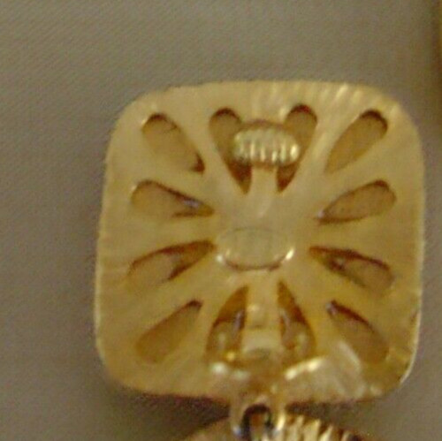 Kenneth J Lane (KJL) Statement Bib Necklace Gold-… - image 17