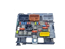 PEUGEOT RCZ 2012-2015 2.0 HDI DIESEL UNDER BONNET FUSE BOX BSM 9675877980