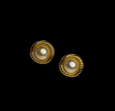 Vintage Classic Gold-Tone Screw Back Earrings Faux Pearl Center Jaclyn Smith