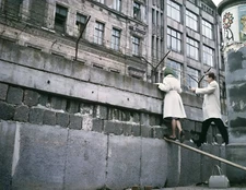 Vintage Berlin Wall 1960s Photo 8.5x11 Glossy Art Print Unframed A300