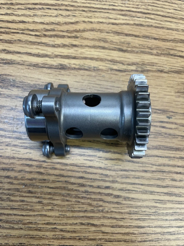 BMW R1200RT 2014 A 2018 EJE INTERMEDIO PARTE IZQUIERDA # 11318544977 Foto 3 de 4