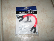 NEW The Original Edgie Wedgie - Learn to Ski Teaching Aid SKIS Control RED